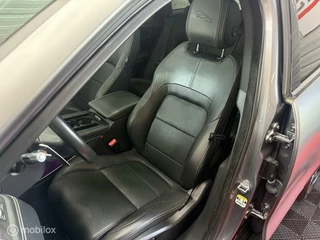 Jaguar F-PACE Jaguar F-Pace 2.0 P400e PHEV - R-Dynamic SE - Black Pack - afbeelding nr 16