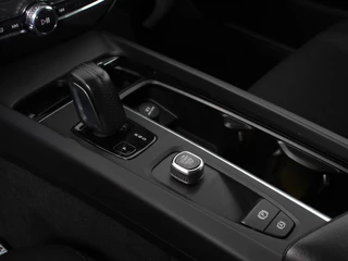 Volvo V60 Volvo V60 2.0 B3 Automaat Momentum | Navigatie | Wegklapbare Trekhaak | Climate Control | Blis | Parkeer sensoren | Cruise Control | Lichtmetalen Velgen - afbeelding nr 17