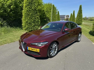 Alfa Romeo Giulia Alfa Romeo Giulia 2.0T 310pk, super netjes!! Veel opties!! - afbeelding nr 3