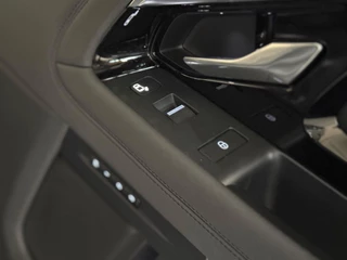 Land Rover Range Rover Evoque Land Rover Range Rover Evoque 2.0 D180 AWD R-Dynamic | Pano | Keyless | Trekhaak | ACC | Meridian | memory seats - afbeelding nr 24