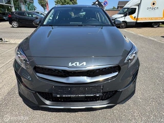 Kia XCeed XCeed 1.6 PHEV Luxe uitvoering  Nieuwe Type & Logo 18 inch Velgen , Stoel Verwarming , Key Less entry , Dodehoek detectie , Electr. Stoel met geheugen , Elect achterklep , Navi - Camera , Parkeerhulp voo & achter, Priveglas - afbeelding nr 9