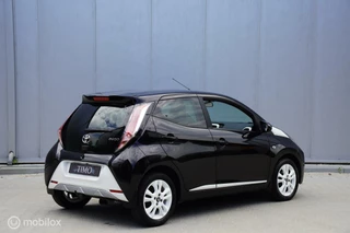 Toyota Aygo Toyota Aygo 1.0 VVT-i x-play, Automaat, Sport Pakket. - afbeelding nr 2