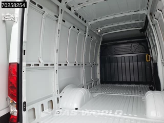 Iveco Daily Iveco Daily 35C21 3.0L Automaat 2025 Black Edition model Dubbellucht L2H2 LED ACC CarPlay Camera Parkeersensoren 12m3 Airco - afbeelding nr 2