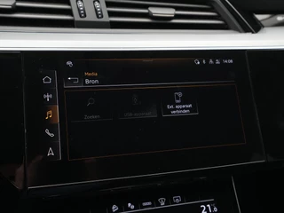 Audi e-tron Carplay Camera Headup Display Stoelverwarming - afbeelding nr 29