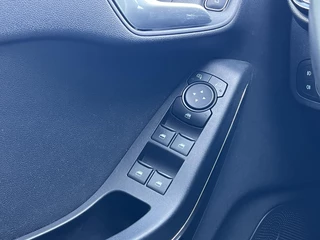 Ford Fiesta Ford Fiesta 1.0 EcoBoost Hybrid Titanium | Winter Pack | Navigatie | Camera - afbeelding nr 23