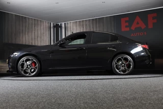 Alfa Romeo Giulia Alfa Romeo GIULIA 2.0 T GME AWD Tributo Italiano / FACELIFT / Digital Cockpit / Acc / HK / Leder / Elek Stoelen / Camera / 19 Inch - afbeelding nr 35