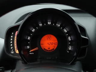 Toyota Aygo Toyota Aygo 1.0 VVT-i x-play Automaat | Carplay navigatie | Camera | Airco - afbeelding nr 29