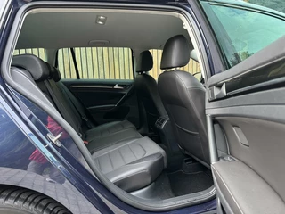 Volkswagen Golf Volkswagen Golf Variant 1.4 TSI R-line 150pk | Navigatiesysteem | Osram LED verlichting | Trekhaak uitklapbaar | Keyless entry | Stoelverwarming | Cruise control | R-stuur | Parkeersensoren voor en achter | Achteruitrijcamera - afbeelding nr 39