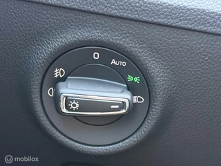 Škoda Superb Skoda Superb Combi 1.6 TDI Ambition PANORAMADAK, TREKHAAK - afbeelding nr 21