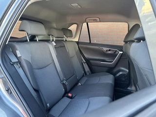 Toyota RAV4 Toyota RAV4 2.5 Hybrid Dynamic: SUV met Klasse & Karakter! - afbeelding nr 4
