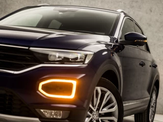 Volkswagen T-Roc Volkswagen T-Roc 1.5 TSI Sport 150Pk (VIRTUAL COCKPIT, APPLE CARPLAY, GROOT NAVI, CAMERA, LED KOPLAMPEN, SPORTSTOELEN, ADAPTIVE CRUISE, MODE KNOP, STOELVERWARMING, NIEUWE APK, NIEUWSTAAT) - afbeelding nr 13