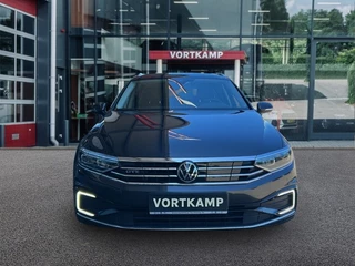 Volkswagen Passat Volkswagen Passat Variant 1.4 TSI DSG GTE TREKHAAK/CAMERA/MEMORY/DYNAUDIO/NAVI/ACC/STOELVERW - afbeelding nr 2