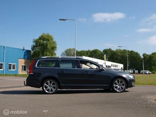 Volvo V70 Volvo V70 2.4 D5 215 Schuifdak Leer Xenon Clima Elec stoel Pdc V+A - afbeelding nr 5