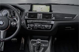 BMW 1 Serie BMW 1 Serie M140i Shadow Schuifdak H/K Stuurverw Camera CarPlay Leer - afbeelding nr 22