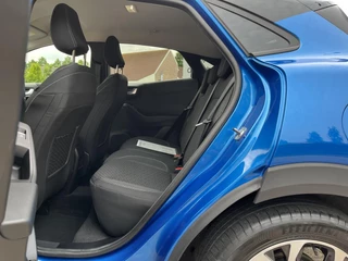 Ford Puma Ford Puma 1.0 EcoBoost Hybrid Titanium 125pk | Winterpack | SYNC 3 Navigatie | Parkeersensoren achter | Contrasterend Dak | - afbeelding nr 14