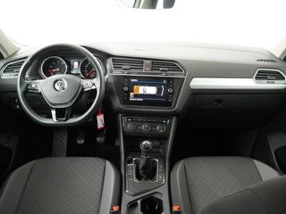 Volkswagen Tiguan - Navigatie - Climate control - Adaptieve Cruise control - 17 inch LM velgen - 1600 KG trekgewicht - 12 maanden garantie - afbeelding nr 20