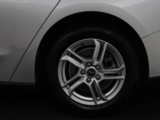 Ford Focus Ford Focus 1.0 EcoBoost Hybrid Trend Edition Business |  Camera | Carplay | Full LED | Navigatie | Sportstoelen | Airco | Cruise control | Parkeerhulp | Bluetooth - afbeelding nr 27
