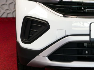 Volkswagen T-Cross Volkswagen T-Cross DE VERNIEUWDE T-CROSS 116PK VIR.COCKPIT LMV CARPLAY 2024 