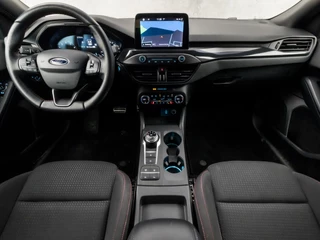 Ford Focus Automaat (APPLE CARPLAY, GROOT NAVI, STUUR/STOELVERWARMING, GETINT GLAS, SPORTSTOELEN, CAMERA, KEYLESS, LANE ASSIST, NIEUWSTAAT) - afbeelding nr 6