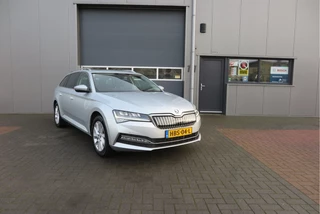 Škoda Superb , Keyless ,Carplay, Stuurwiel multifunctioneel,etc. slechts 11000 km !! Fabrieksgarantie t/m 03-2026 - afbeelding nr 16