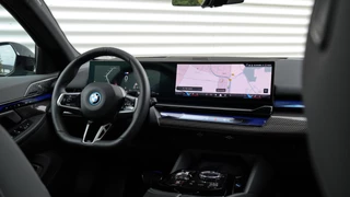 BMW 5 Serie BMW 5 Serie Touring 550e xDrive M-Sport Pro | Stoelventilatie | Bowers & Wilkins | M Onderstel Professional | Panormadak | Trekhaak - afbeelding nr 11