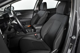Kia Sportage Kia Sportage 1.6 T-GDi MHEV 160 PK DynamicLine - Automaat | Dig. Cockpit | Adapt. Cruise | Stuur-+Stuurverw. | PDC | Camera | NAV + App. Connect | ECC | LM 17