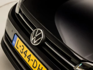 Volkswagen Polo Volkswagen Polo 1.0 TSI Sportline Automaat (APPLE CARPLAY, PARKEERSENSOREN, LM VELGEN, GETINT GLAS, SPORTSTOELEN, ADAPTIVE CRUISE, PARKEERSENSOREN, NIEUWSTAAT) - afbeelding nr 29