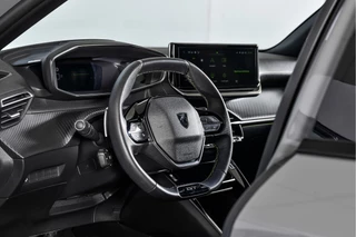 Peugeot 2008 Peugeot 2008 1.2 PureTech 130 PK GT - Automaat | Dig. Cockpit | Adapt. Cruise | Elek. stoel | Stoelverw. | PDC | Camera | NAV+App. Connect | Auto. Airco | LM 17