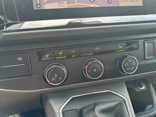 Volkswagen Transporter Volkswagen Transporter 2.0 TDI 150PK DSG DC BULLI bj2022 *75 Edition *Leer *Adaptive *Virtual cockpit *Led - afbeelding nr 17
