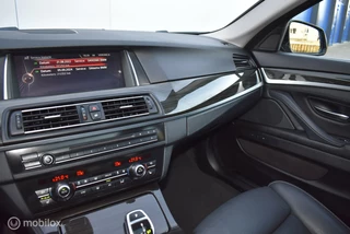 BMW 5 Serie BMW 530d Touring HighEx Sophistograu Pano HUD Comfortstoelen LaneAss. Xenon 19