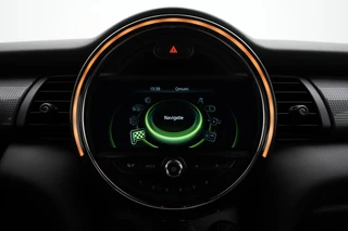 MINI Cooper Mini Mini 1.5 Cooper Chili Serious Business | John Cooper Works Chili Pakket | Keyless Entry | lederen bekleding | Navigatie | Parkeersensoren | verwarmde voorstoelen - afbeelding nr 34