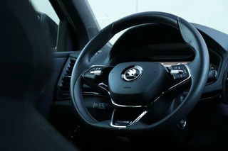 Škoda Karoq Skoda Karoq 1.5 TSI / 150 PK / DSG / Sportline / Black Edition / Virtual Cockpit / Camera / Cruise Control / Trekhaak / 19