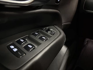 Volvo XC90 Volvo XC90 T8 Recharge AWD R-Design BLACK LONG RANGE PANO/TREKHAAK/HEAD-UP/MEMORY/H&K/CAMERA/ACC/PILOT-ASSIST/KEYLESS/LEER-SPORT/GOOGLE/PRIVACY/20