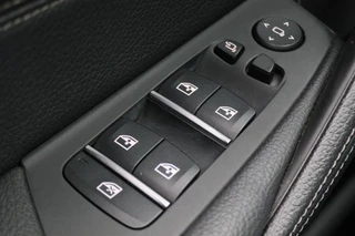 BMW 5 Serie BMW 5 Serie Touring 520i High Executive Leer, Head-Up, Elektrische Stoelen, Navigatie, Bluetooth, PDC, Trekhaak, 18'' - afbeelding nr 36