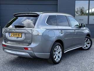 Mitsubishi Outlander Mitsubishi Outlander 2.0 PHEV Instyle 2e Eigenaar,Navi,Schuifdak,Camera,Stoelverwarming,Leder,Clima,Cruise,Pdc V+A,Nieuwe Apk bij Aflevering - afbeelding nr 2