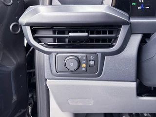 Ford Transit Custom Ford Transit Custom 300 2.0 TDCI L2H1 Sport 2x Schuifdeur Navigatie Achteruitrijcamera Apple Carplay/Android Auto - afbeelding nr 25