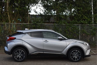 Toyota C-HR | NL-Auto | JBL | Afn.haak | Camera | Keyless | Stoelverw | Nav | DAB | LM-Velgen - afbeelding nr 28