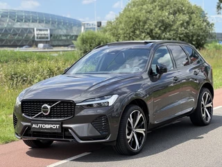 Volvo XC60 Volvo XC60 2.0 T8 Plug-in Hybrid AWD R-Design Pano H&K Leder - afbeelding nr 1