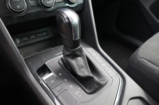 Volkswagen Tiguan Pano / Trekhaak / Massage Stoel / LED / Stoelverwarming / Camera / - afbeelding nr 26