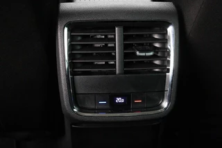 Škoda Octavia Skoda Octavia 1.0 e-TSI Business Edition Plus |  Stoelverwarming | Trekhaak | Adaptive cruise | Carplay | Full LED | Keyless | Sfeerverlichting - afbeelding nr 25