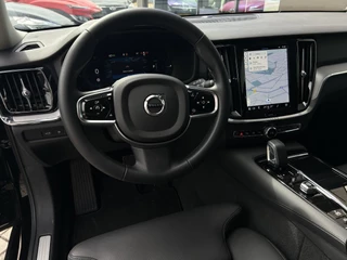 Volvo V60 Volvo V60 2.0 T6 Plug-in hybrid AWD Plus Dark - afbeelding nr 2
