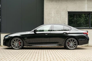 BMW 5 Serie BMW 5-serie 545e xDrive M Sport Pro B&W Pano 360c 20'' Nappa - afbeelding nr 10