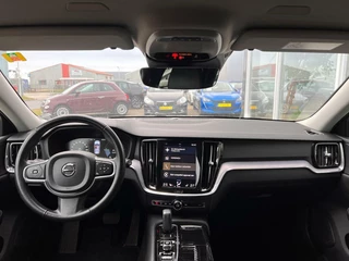 Volvo V60 Volvo V60 2.0 T6 Twin Engine AWD Momentum Pro | Stoelverwarming | Cruise Control | Achteruitrijcamera | Apple Carplay | Navi | Botspreventie | - afbeelding nr 5