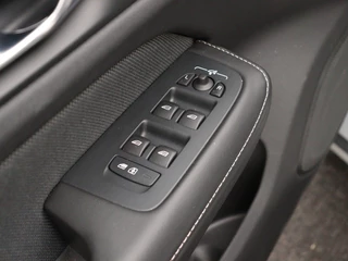 Volvo V60 Volvo V60 T6 PLUG-IN HYBRID PLUS DARK SCHUIFDAK 360GR CAM HARMAN KARDON - afbeelding nr 11