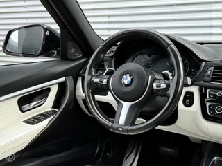 BMW 3 Serie BMW 3-serie Touring 320d High Executive M Sport Panoramadak Trekhaak HUD LED ACC Individual Shadow Line Camera 19