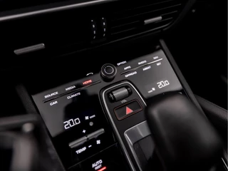 Porsche Cayenne Porsche Cayenne 3.0 340Pk (PANORAMADAK, APPLE CARPLAY, GROOT NAVI, LUCHTVERING, SPORTCHRONO, ADAPTIVE CRUISE, MEMORY SEATS, 360 CAMERA, GETINT GLAS, NIEUWSTAAT) - afbeelding nr 10