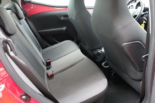 Toyota Aygo Toyota Aygo 1.0 VVT-i x-play | Apple Carplay & Android auto | Achteruitrijca - afbeelding nr 30