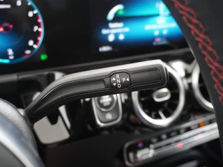 Mercedes-Benz B-Klasse Mercedes-Benz B-Klasse 180 AMG // Panoramadak // Camera // Augemented Reality // Carplay // Elek. Achterklep // Night Pakket // Cruise Control - afbeelding nr 22