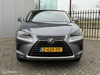 Lexus NX Lexus NX 300h AWD Premium | Pano | Leer | Stoelverwarming - afbeelding nr 2