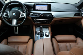 BMW 5 Serie BMW 5-serie 520i High Executive M-Sport | Schuifdak | H&K | Trekhaak - afbeelding nr 4